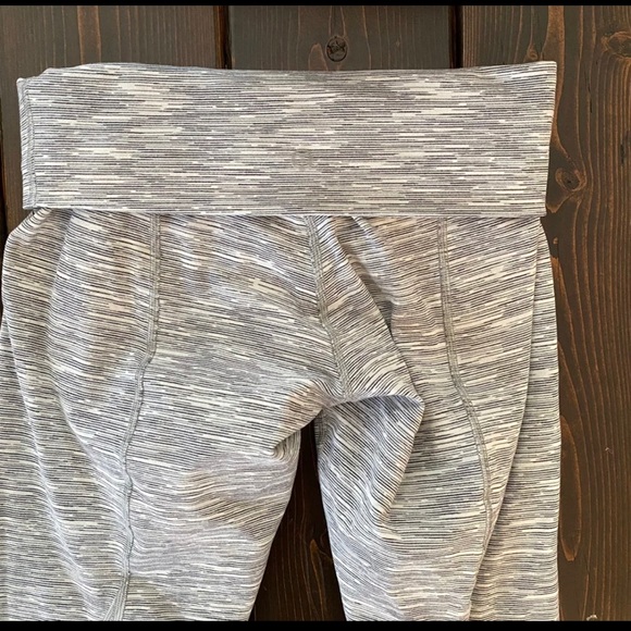 Lululemon Wunder Under SE Scallop Wee Are From Space Nimbus Battleship - Picture 8 of 12